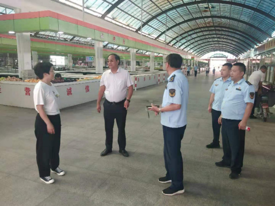 高新区综合行政执法局罗西执法大队“四个加强”推进农贸市场常态化管理工作再提升1159.png