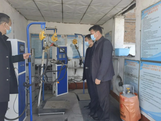 莒南县市场监管局大店市场监督管理所会同特种设备执法二中队对辖区液化气站评审工作进行行政指导108.png