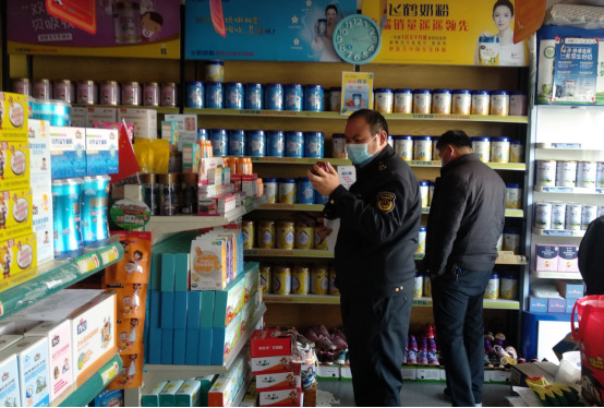 临沂市莒南县坪上市场监管所开展婴幼儿配方奶粉食品安全专项检查75.png