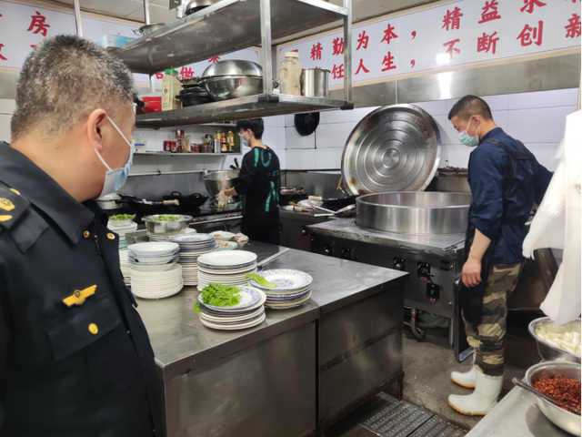 0504莒南县团林镇市场监管所持续加强“五一”假期食品安全监管126.png 0504莒南县团林镇市场监管所持续加强“五一”假期食品安全监管126.png