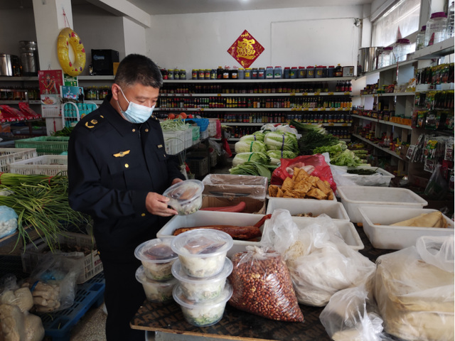 0504莒南县团林镇市场监管所持续加强“五一”假期食品安全监管127.png 0504莒南县团林镇市场监管所持续加强“五一”假期食品安全监管127.png