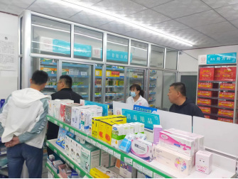 十字路市场监管所开展药店专项检查100.png