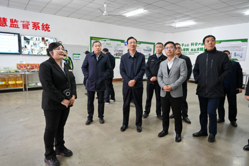 市政协“食品安全”专题视察活动在莒南举行21.png 市政协“食品安全”专题视察活动在莒南举行21.png