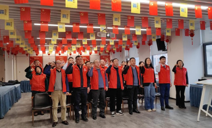 高扬雷锋精神旗帜 争做新时代青年先锋--昆泉集团党总支举行志愿者服务队授旗仪式479.png