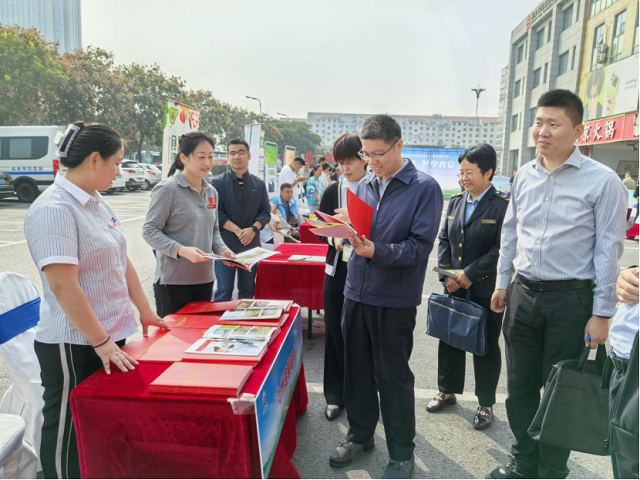 临沂市河东区组织开展2024年食品安全宣传周活动(1)179.png 临沂市河东区组织开展2024年食品安全宣传周活动(1)179.png