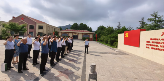 青岛西海岸新区市场监管局联合开展“铭记历史、砥砺前行”主题党日活动(宣传) - 副本608.png 青岛西海岸新区市场监管局联合开展“铭记历史、砥砺前行”主题党日活动(宣传) - 副本608.png