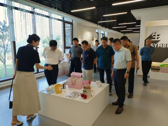 青岛西海岸新区市场监管局联合开展“铭记历史、砥砺前行”主题党日活动(宣传) - 副本696.png 青岛西海岸新区市场监管局联合开展“铭记历史、砥砺前行”主题党日活动(宣传) - 副本696.png