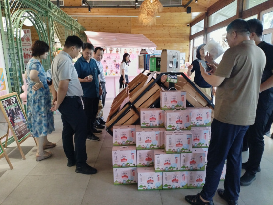 青岛西海岸新区市场监管局联合开展“铭记历史、砥砺前行”主题党日活动(宣传) - 副本722.png 青岛西海岸新区市场监管局联合开展“铭记历史、砥砺前行”主题党日活动(宣传) - 副本722.png