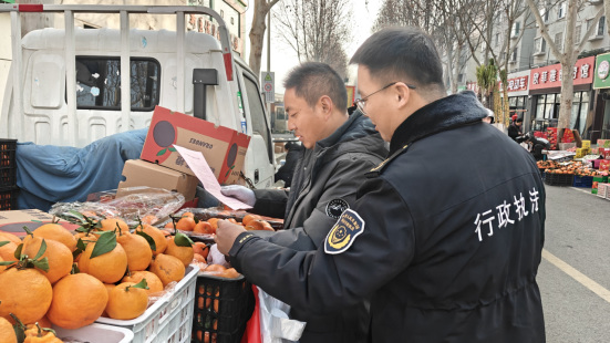 临沂高新区：守护春节“舌尖安全” 严查假冒伪劣食品进集市549.png