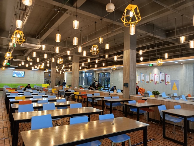 山东冠县“陪餐式”监督守护校园食品安全
